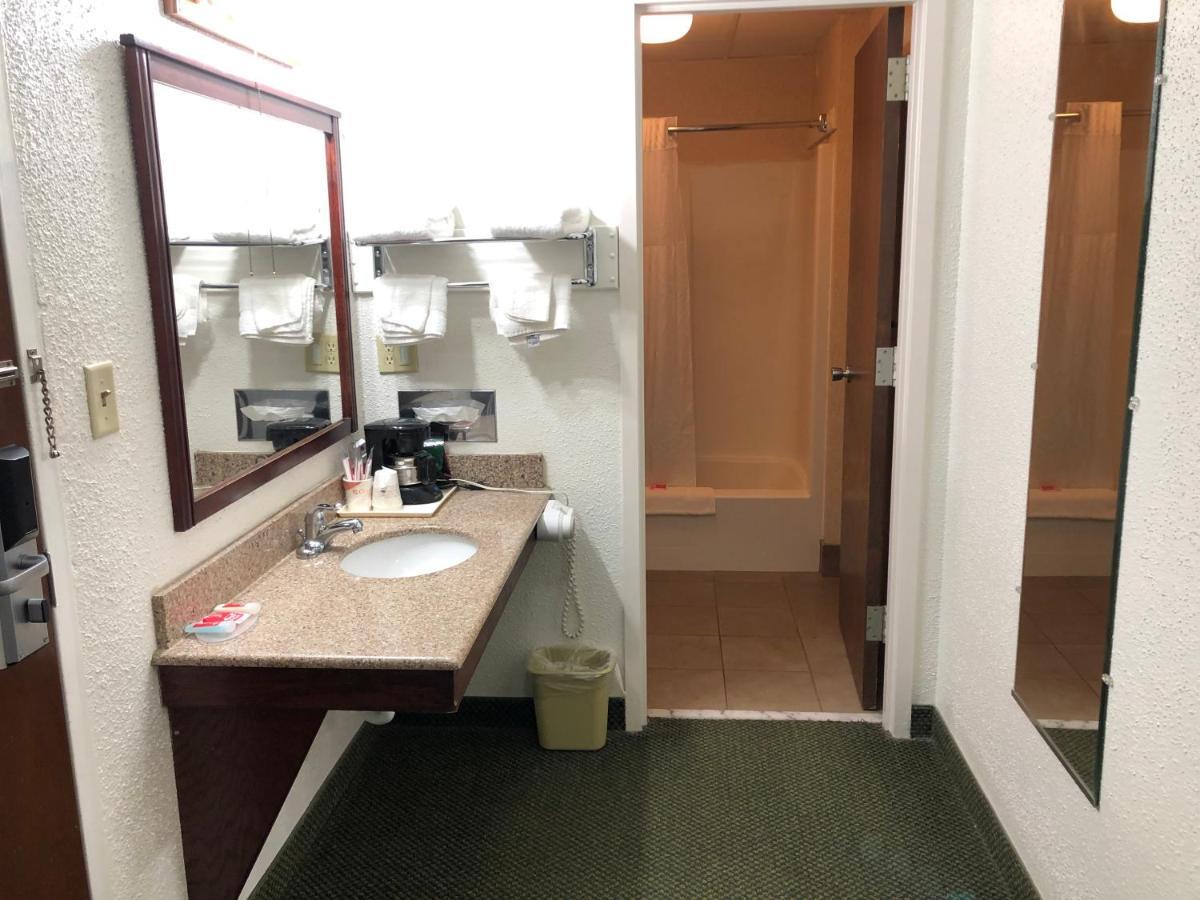 ויסקונסין ראפידס Econo Lodge מראה חיצוני תמונה