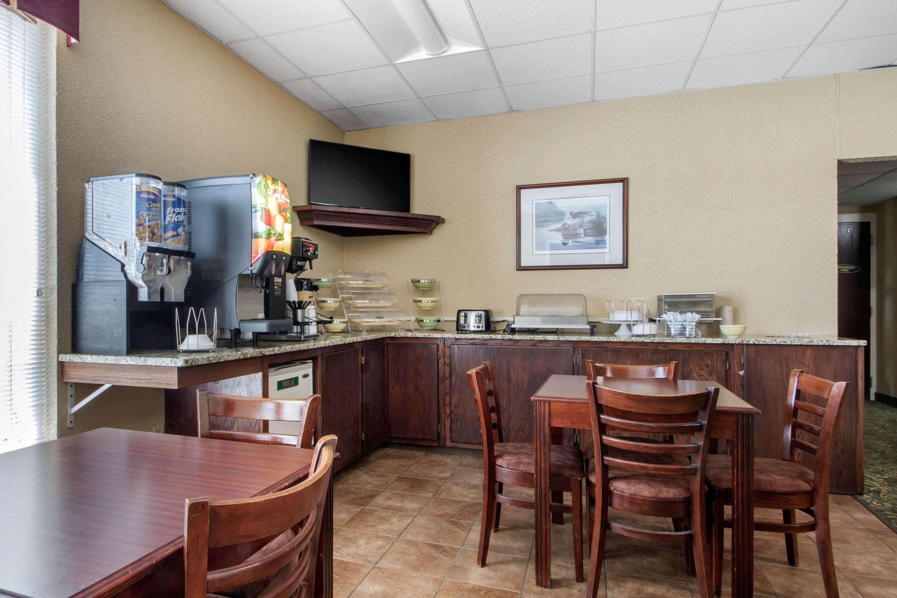 ויסקונסין ראפידס Econo Lodge מראה חיצוני תמונה