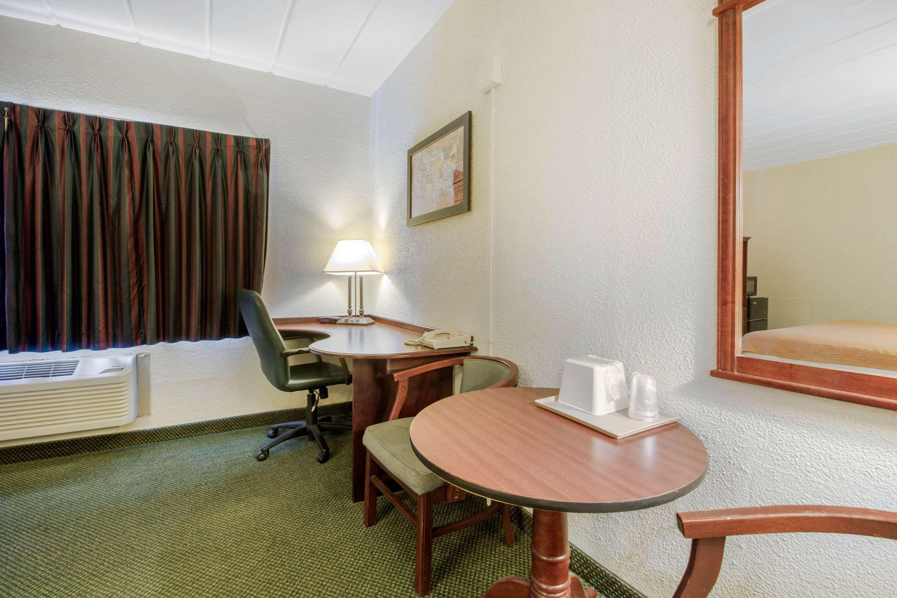 ויסקונסין ראפידס Econo Lodge מראה חיצוני תמונה